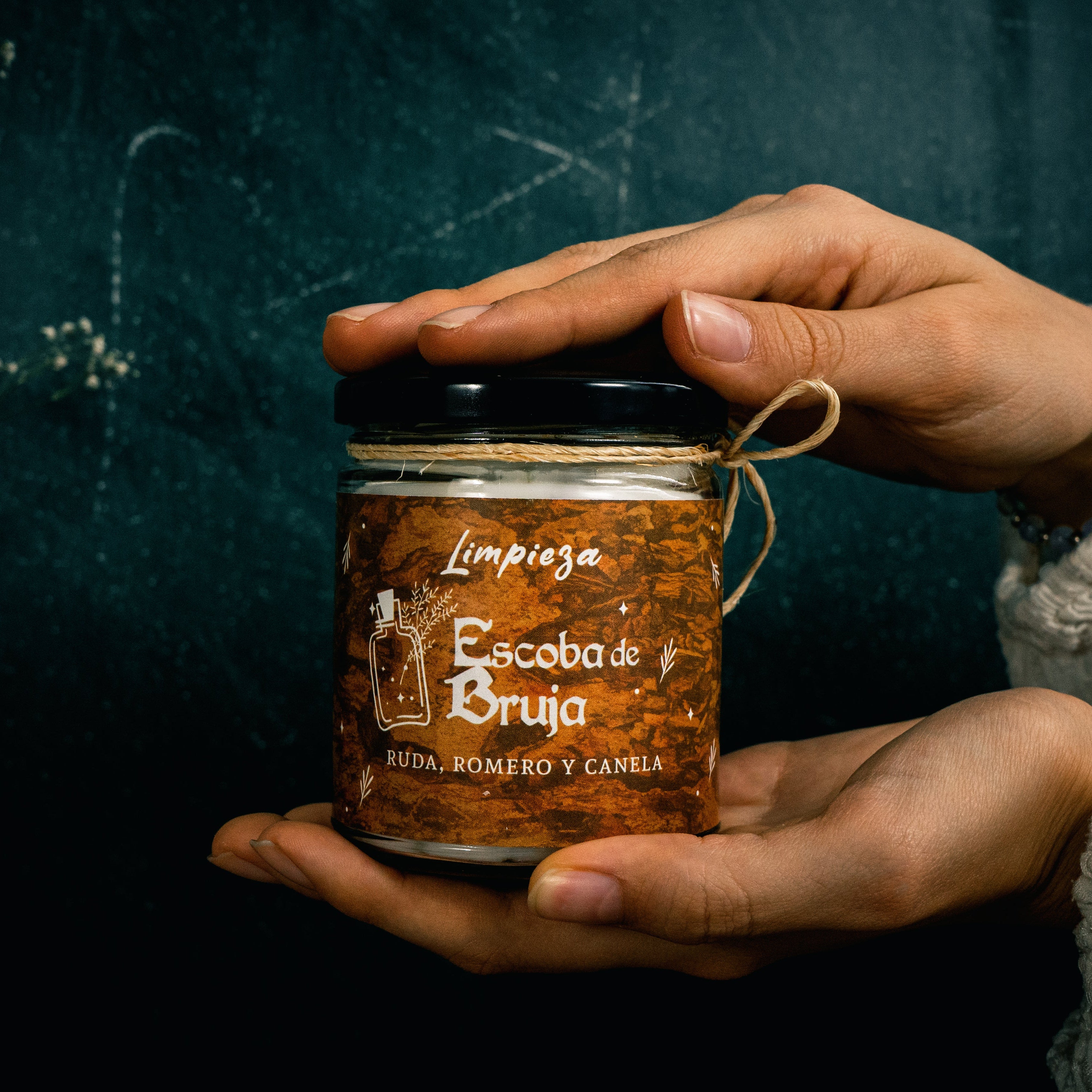 Veladora Escoba de Bruja