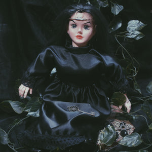 Muñeca Hécate - Magia, Hechicería y lo Arcano